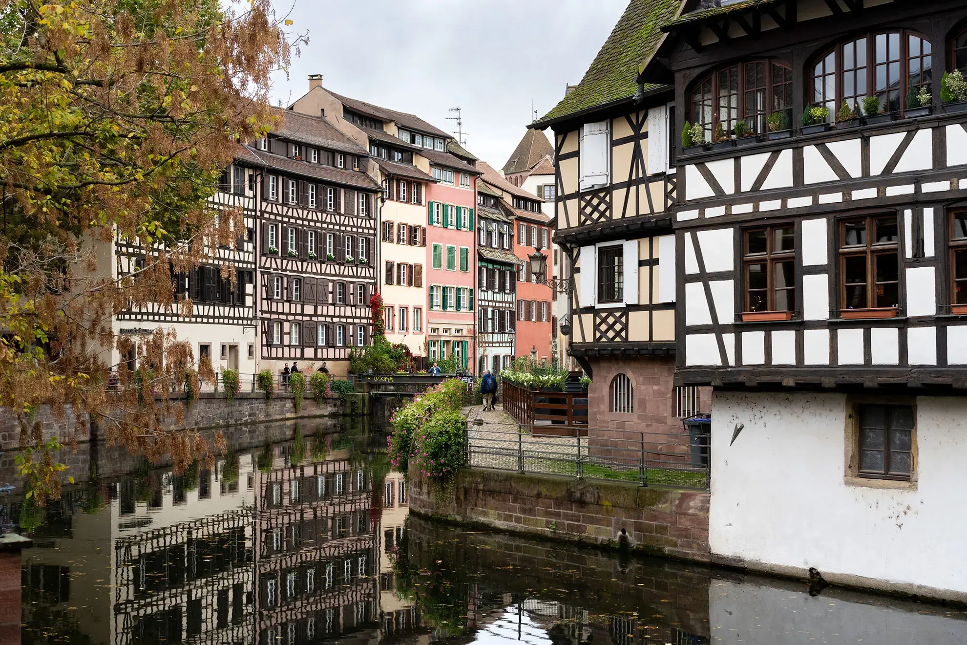 Fachwerkhäuser am Wasser – Fotograf Braunschweig Alex Kunze
